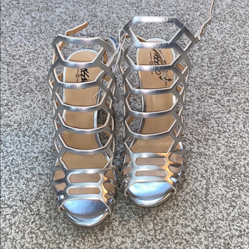 Silver strappy heel